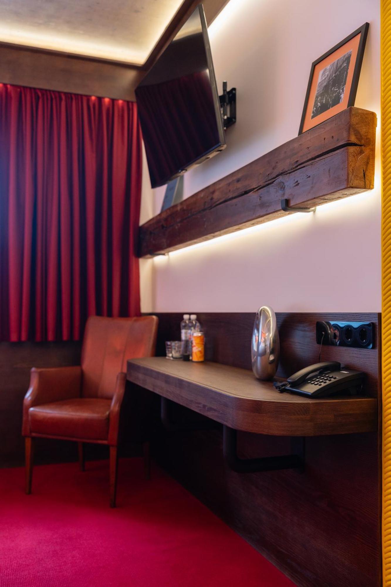 !Fest Hotel Rynok Square Lviv Exterior photo