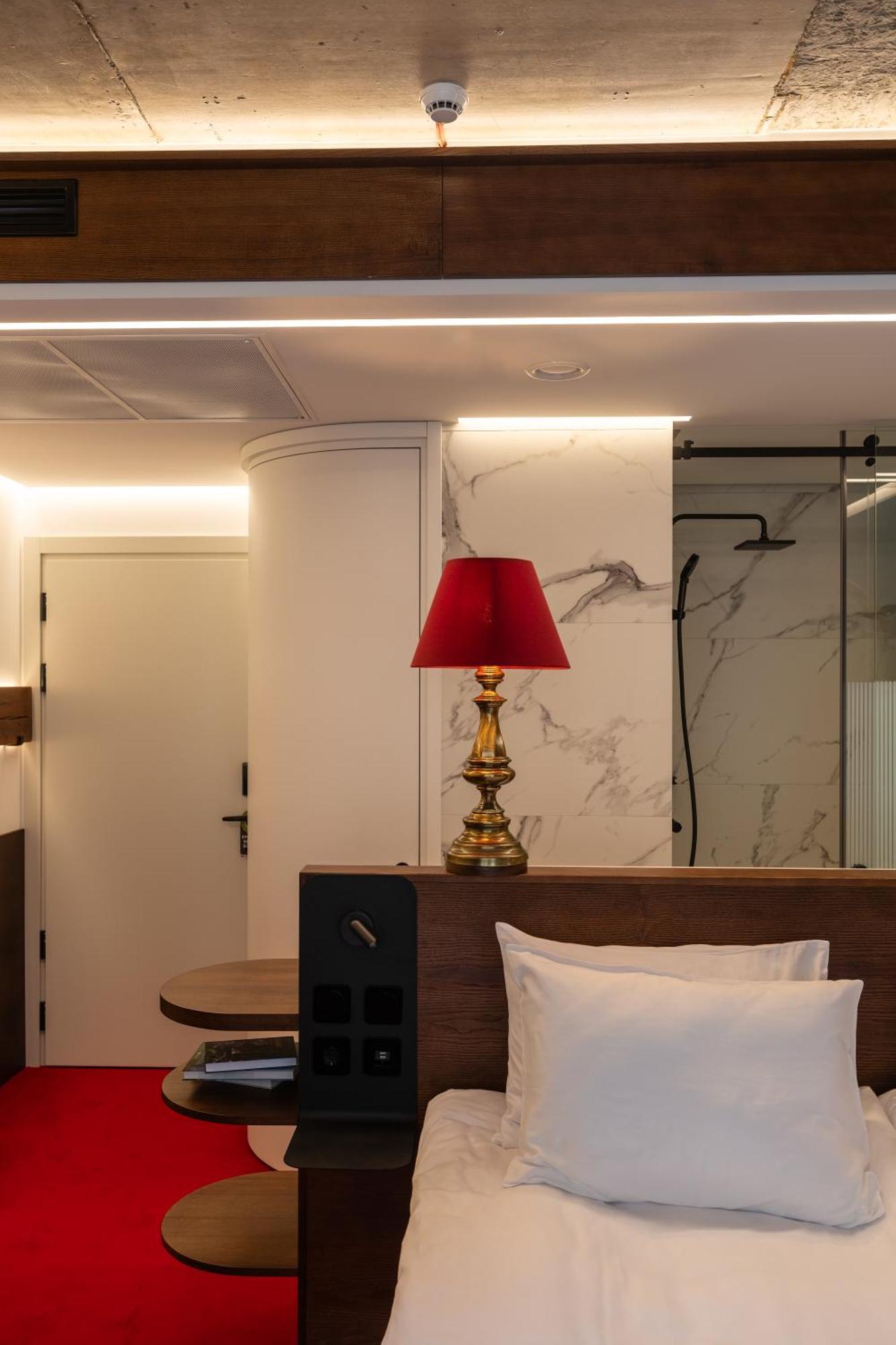 !Fest Hotel Rynok Square Lviv Exterior photo